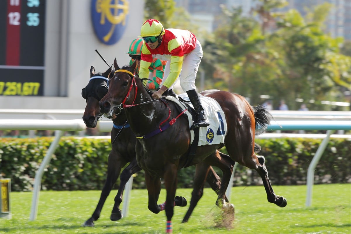 Emblazon wins impressively under Jerry Chau Chun-lok. Photos: Kenneth Chan
