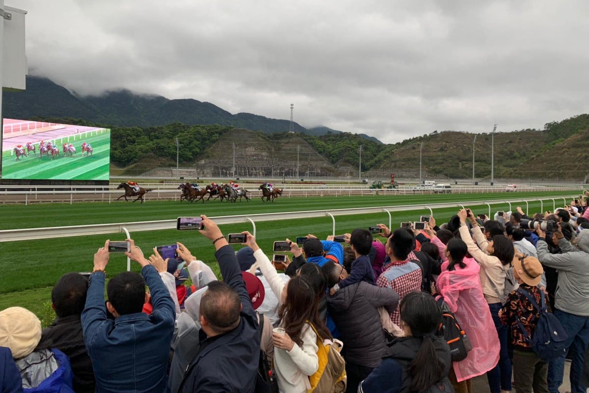 Racing fans at Conghua’s exhibition race meeting in 2019. Photos: Kenneth Chan