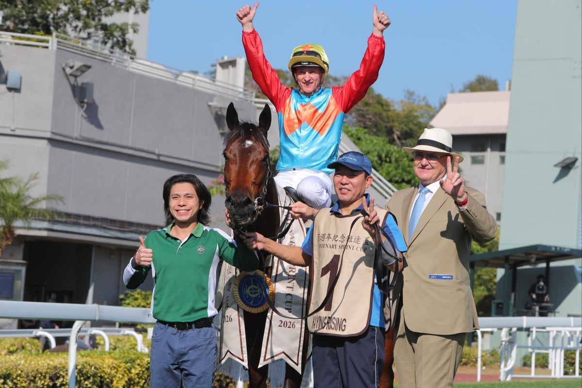 Trainer David Hayes (right) with Ka Ying Rising and jockey Zac Purton after his record-setting win at Sha Tin. Photos: Kenneth Chan