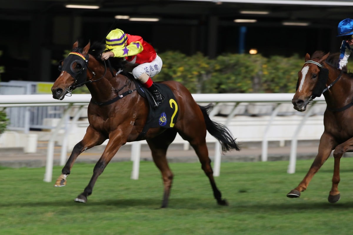 Crimson Flash and Andrea Atzeni triumph at Happy Valley: Photos: Kenneth Chan