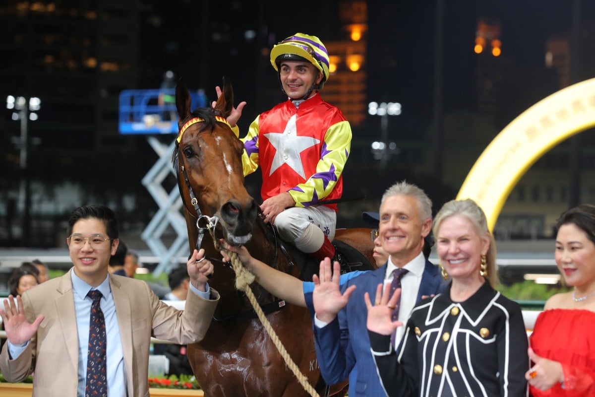 Crimson Flash brings up a five-timer for Mark Newnham. Photos: Kenneth Chan.