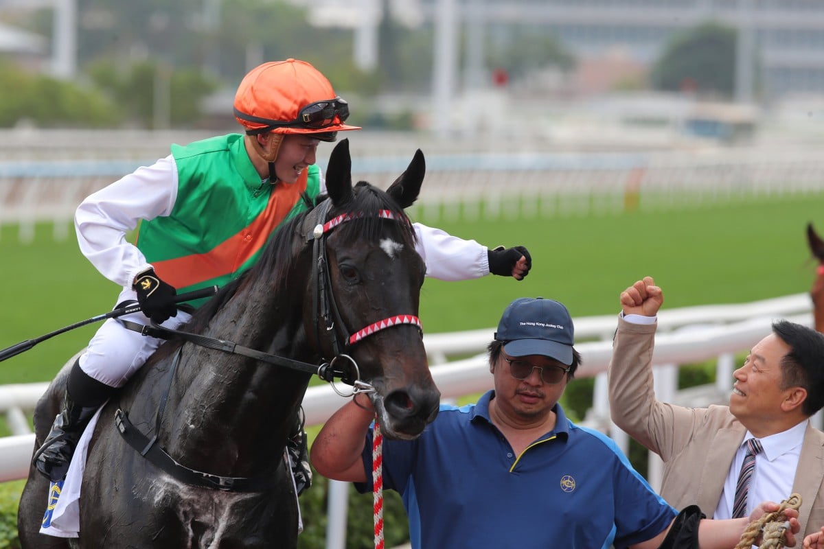 Nichola Yuen and Ricky Yiu celebrate a double with Fortune Link. Photos: Kenneth Chan