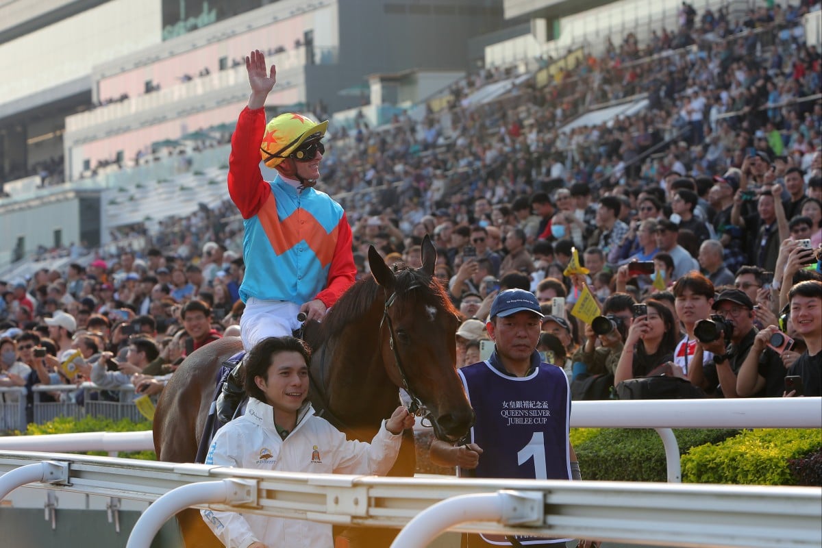 Jockey Zac Purton soaks up the attention from fans at Sha Tin after Ka Ying Rising’s record-breaking 18th straight win in February. Photos: Kenneth Chan