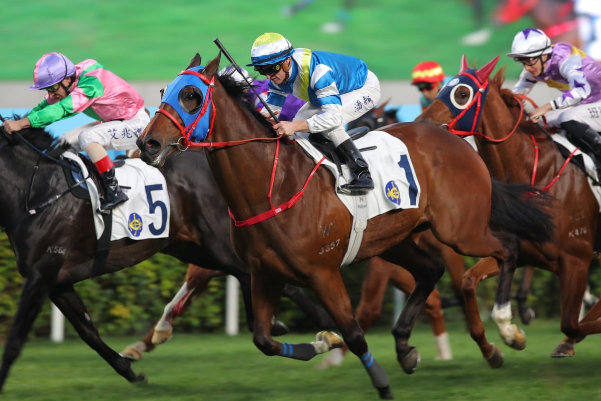 Zac Purton boots home Patch Of Cosmo in January. Photos: Kenneth Chan