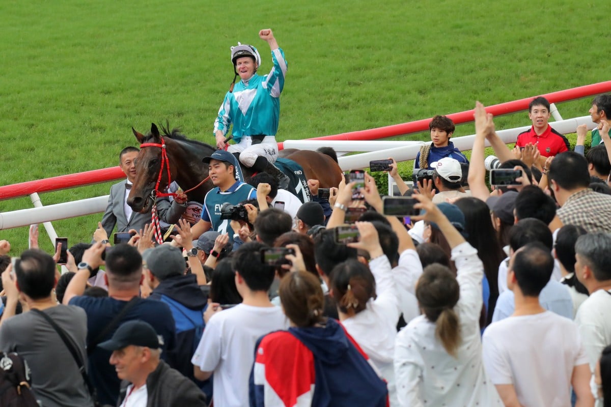 Jockey James McDonald laps up the love from fans at Sha Tin after Romantic Warrior’s win in the 2024 QEII Cup. Photos: Kenneth Chan