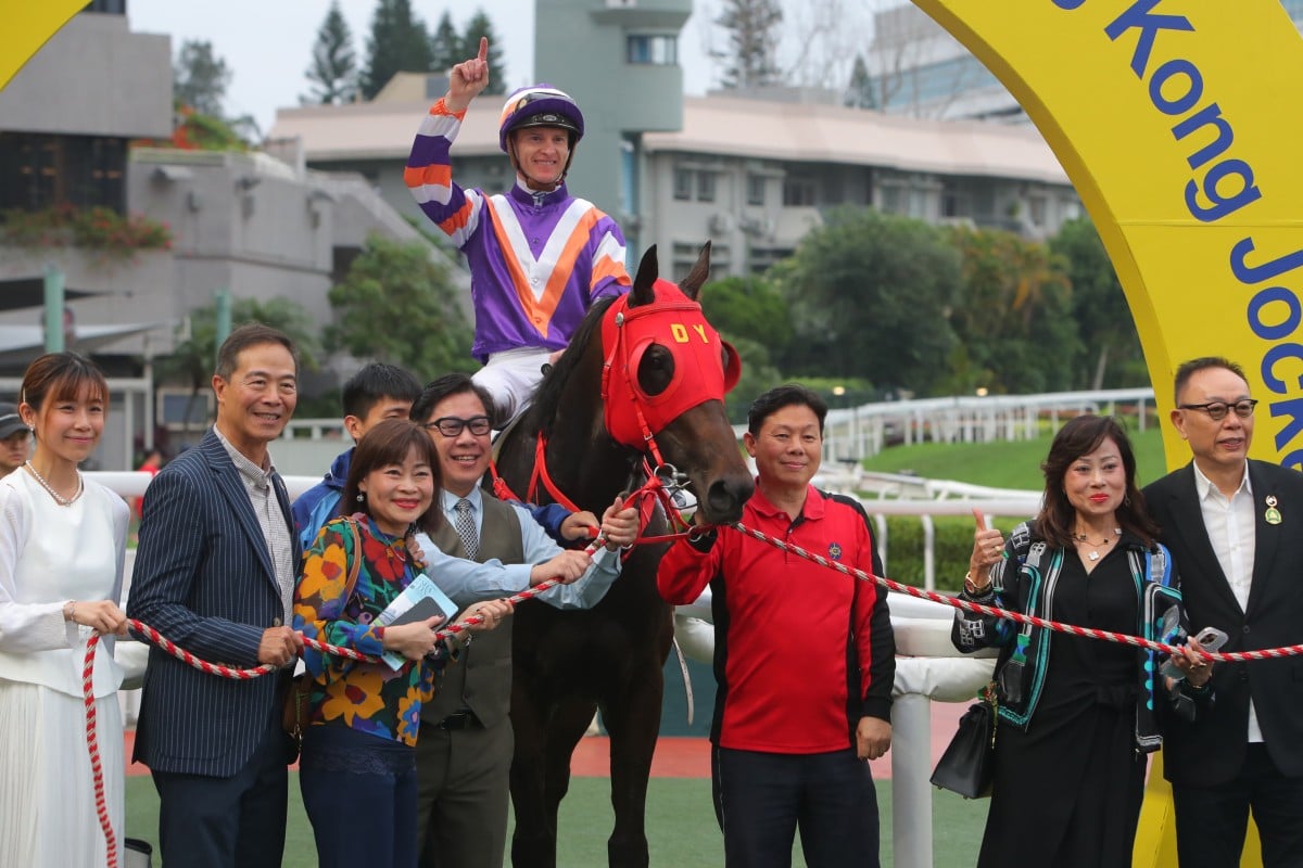 Smart Avenue brings up a double for Zac Purton and Dennis Yip at Sha Tin. Photos: Kenneth Chan