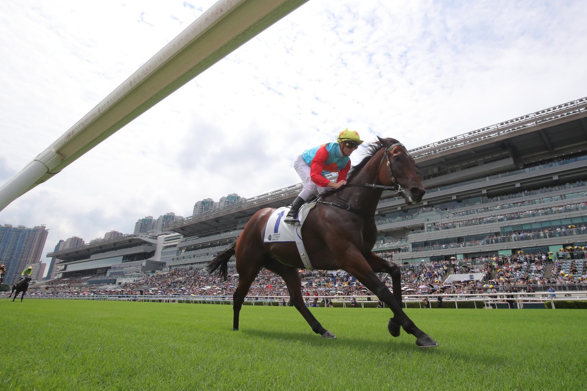 Ka Ying Rising effortlessly wins the Group Three HKSAR Chief Executive’s Cup under Zac Purton. Photos: Kenneth Chan