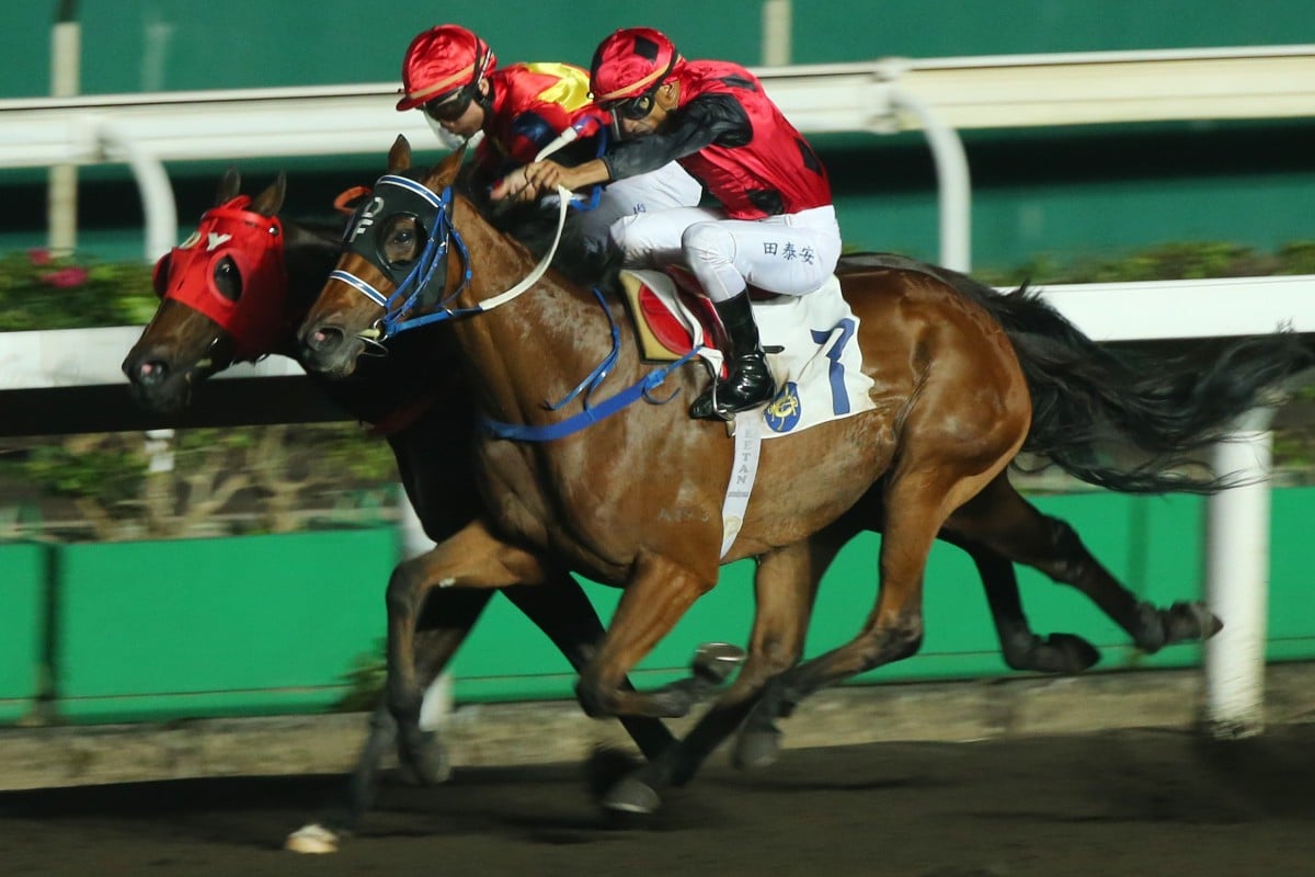 Karis Teetan drives General Dino to the front at Sha Tin on Wednesday night. Photos: Kenneth Chan