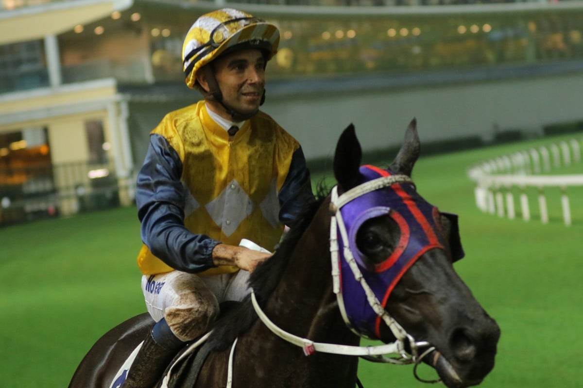 Joao Moreira returns on Waldorf after winning the final event of the night, capping off a four-timer at Happy Valley. Photos: Kenneth Chan