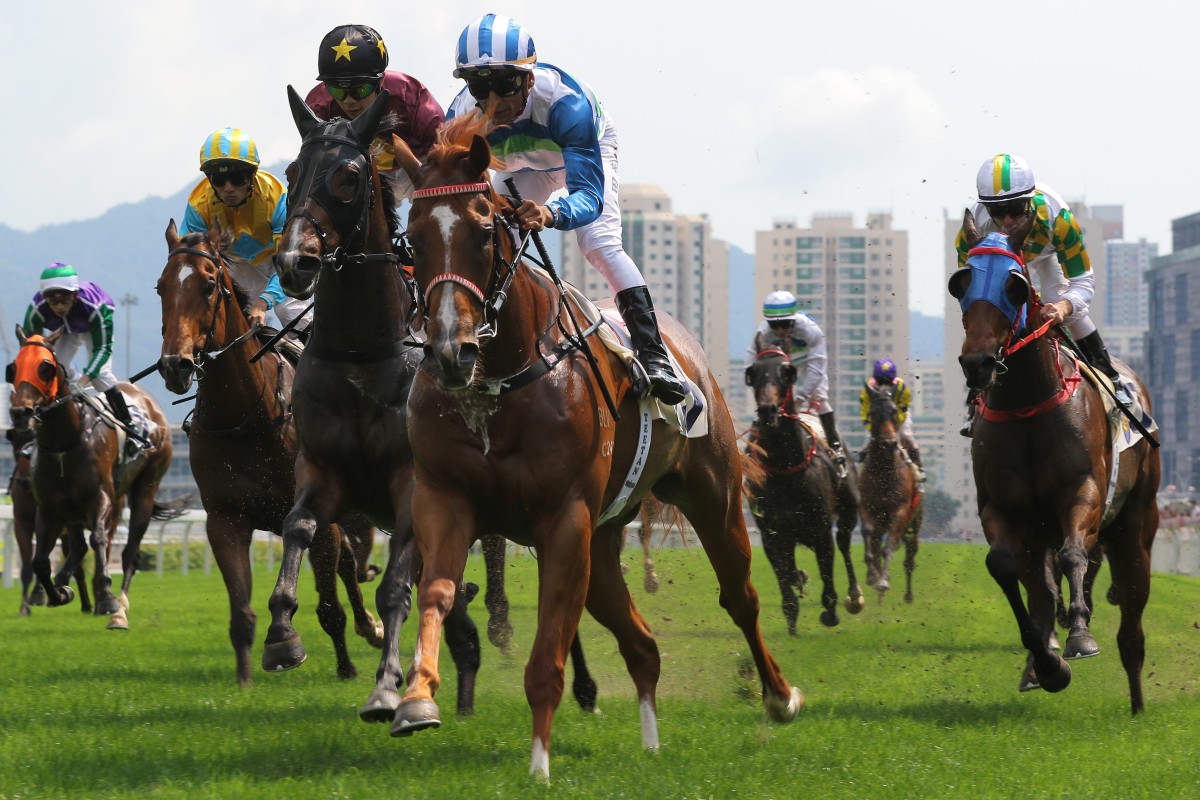 Voyage Warrior surges to victory at Sha Tin in April. Photos: Kenneth Chan