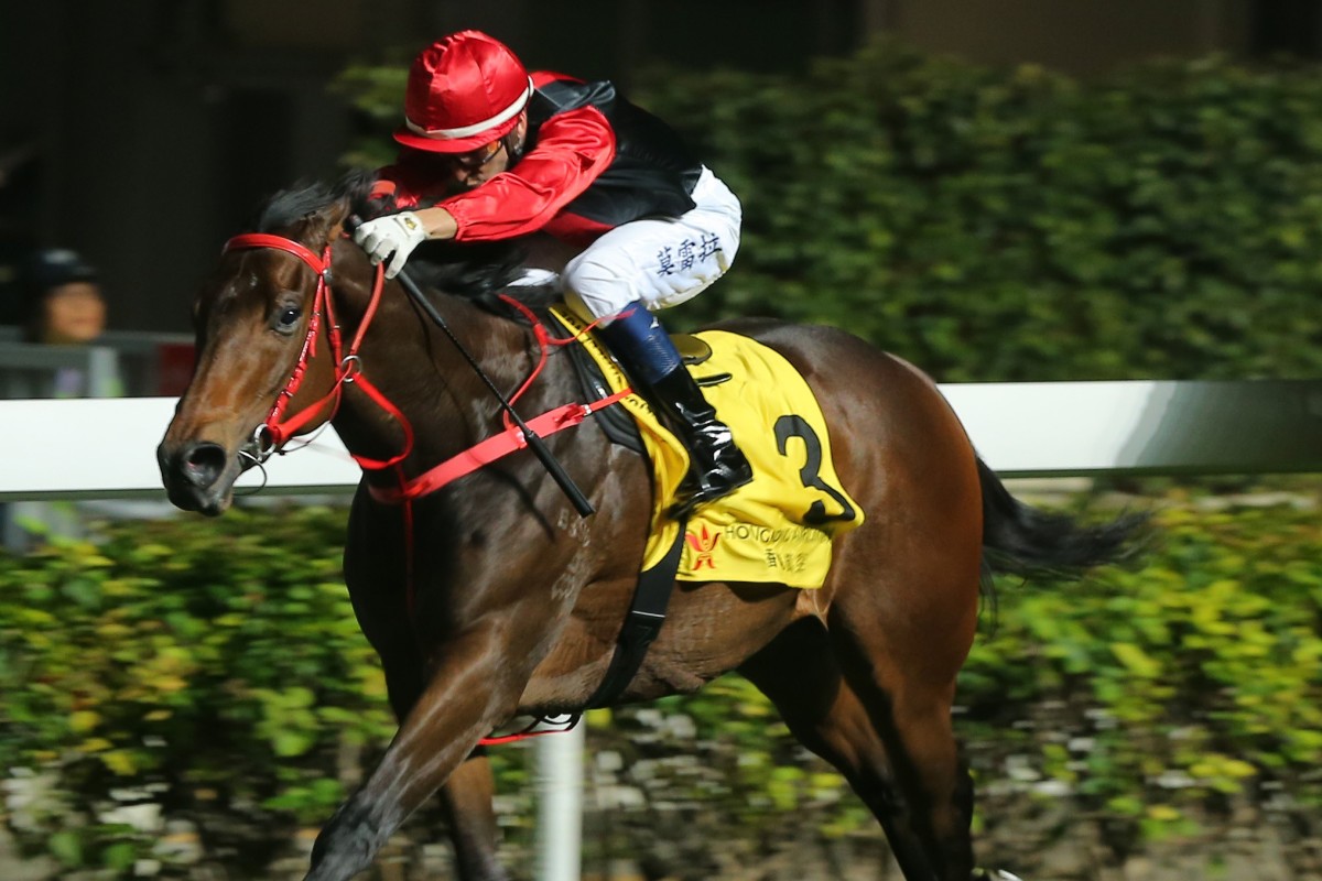 Country Star dashes away to win at Happy Valley in January. Photos: Kenneth Chan