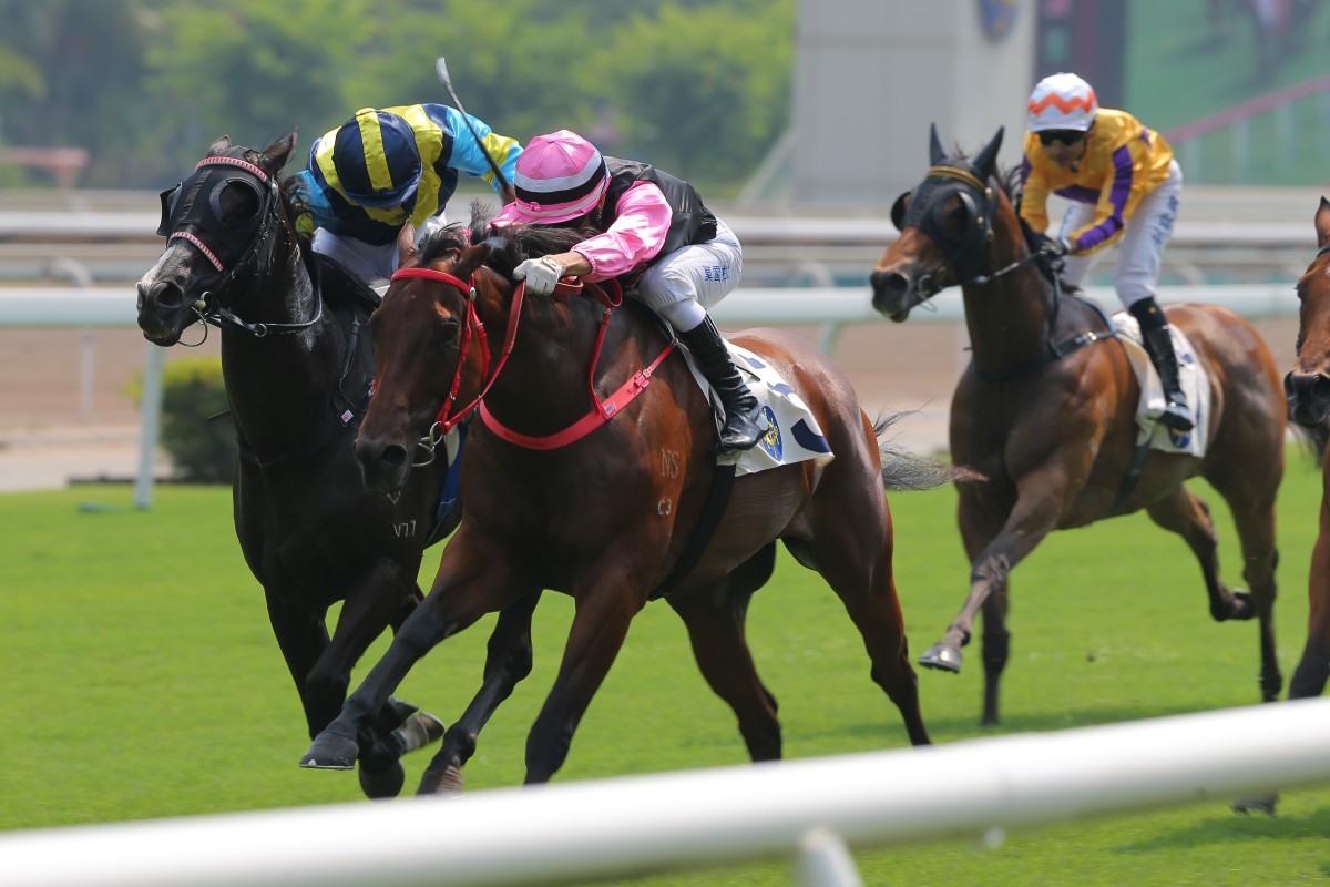 Full Of Beauty surges home to win the National Day Cup. Photos: Kenneth Chan