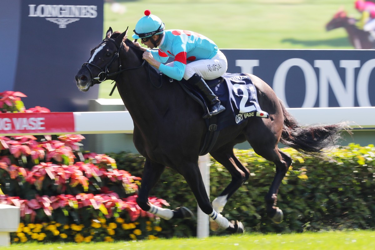 Joao Moreira bolts clear on Glory Vase in the Group One Hong Kong Vase (2,400m). Photos: Kenneth Chan
