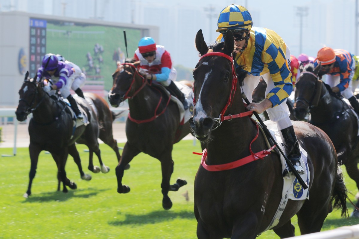 Lucky More races away to win comfortably at Sha Tin under Zac Purton. Photos: Kenneth Chan