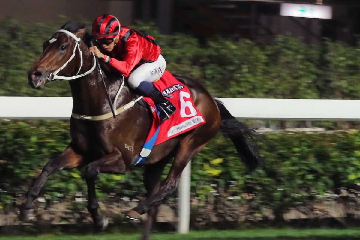 Private Secretary races away from his rivals to win at Happy Valley on Thursday night. Photos: Kenneth Chan