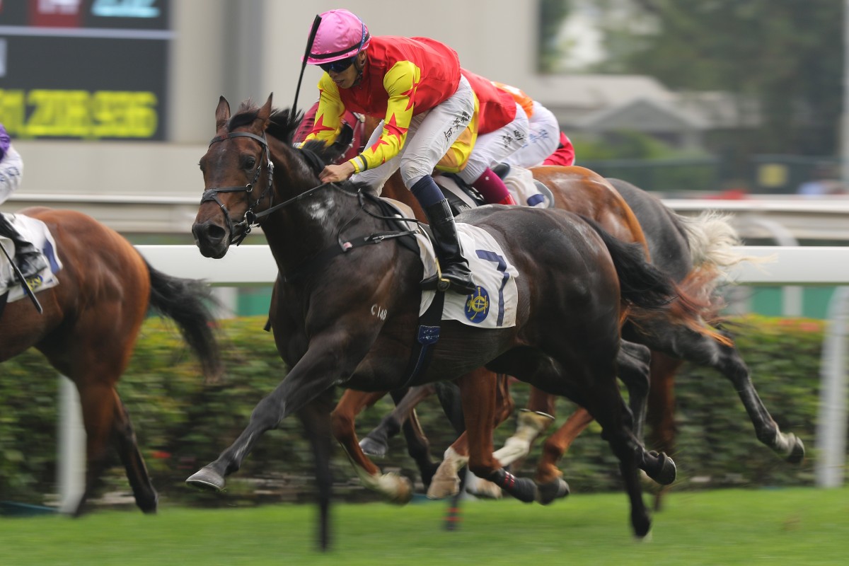 Farhh Above monsters the line to win at Sha Tin on Saturday. Photos: Kenneth Chan