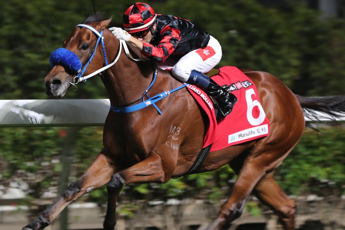 Dancing Fighter kicks clear to win at Happy Valley in December. Photos: Kenneth Chan