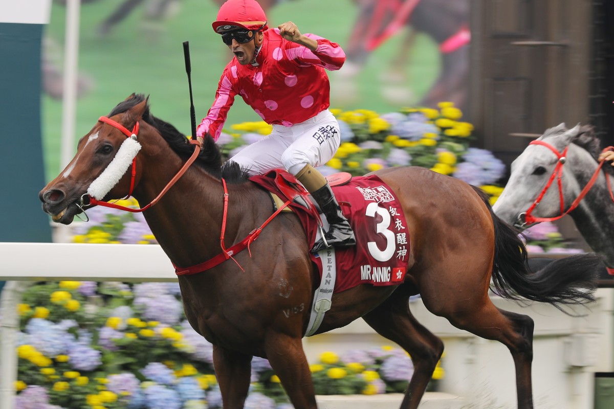 Karis Teetan salutes after winning on Mr Stunning in the Chairman’s Sprint Prize at Sha Tin. Photos: Kenneth Chan