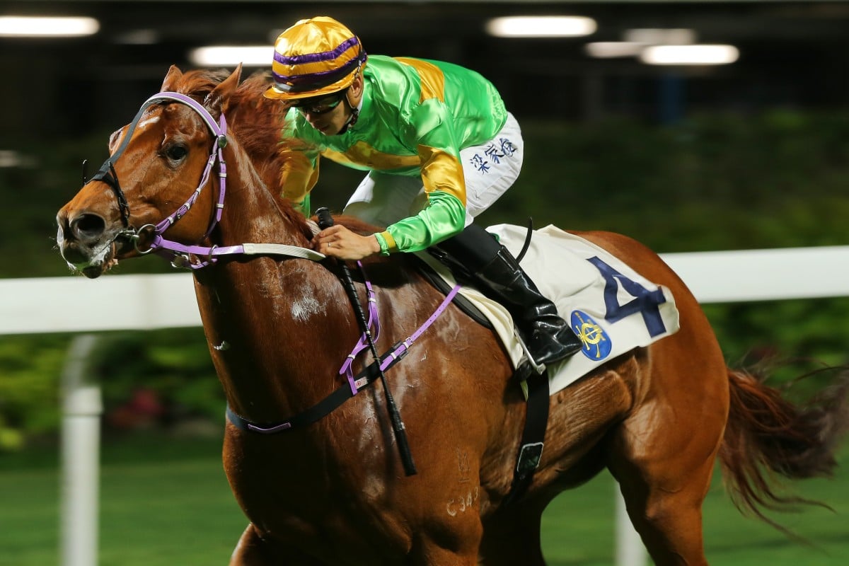 Derek Leung guides Classic Unicorn to victory at Happy Valley on Wednesday night. Photos: Kenneth Chan
