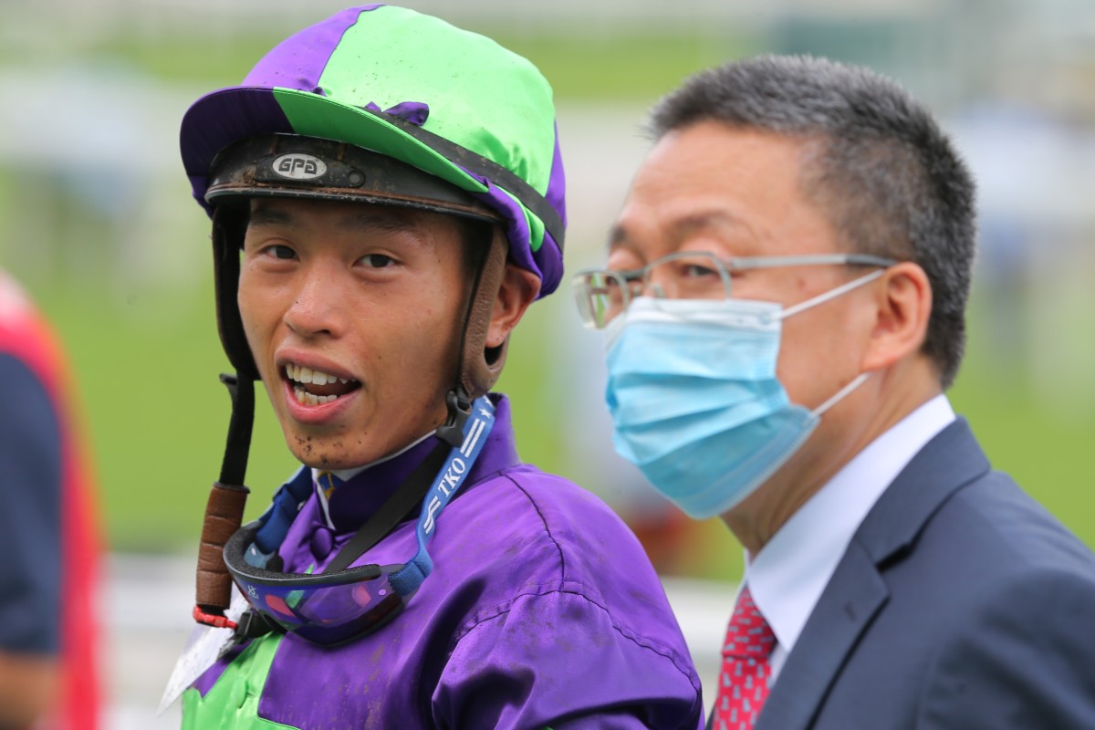 Vincent Ho with trainer Francis Lui after a winner on Wednesday. Photos: Kenneth Chan