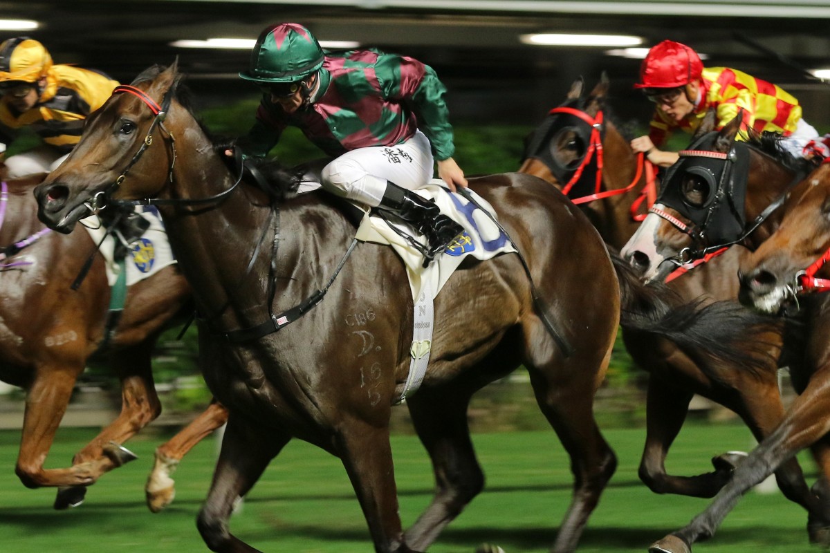 Zac Purton bolts to victory on Victoriam at Happy Valley. Photos: Kenneth Chan