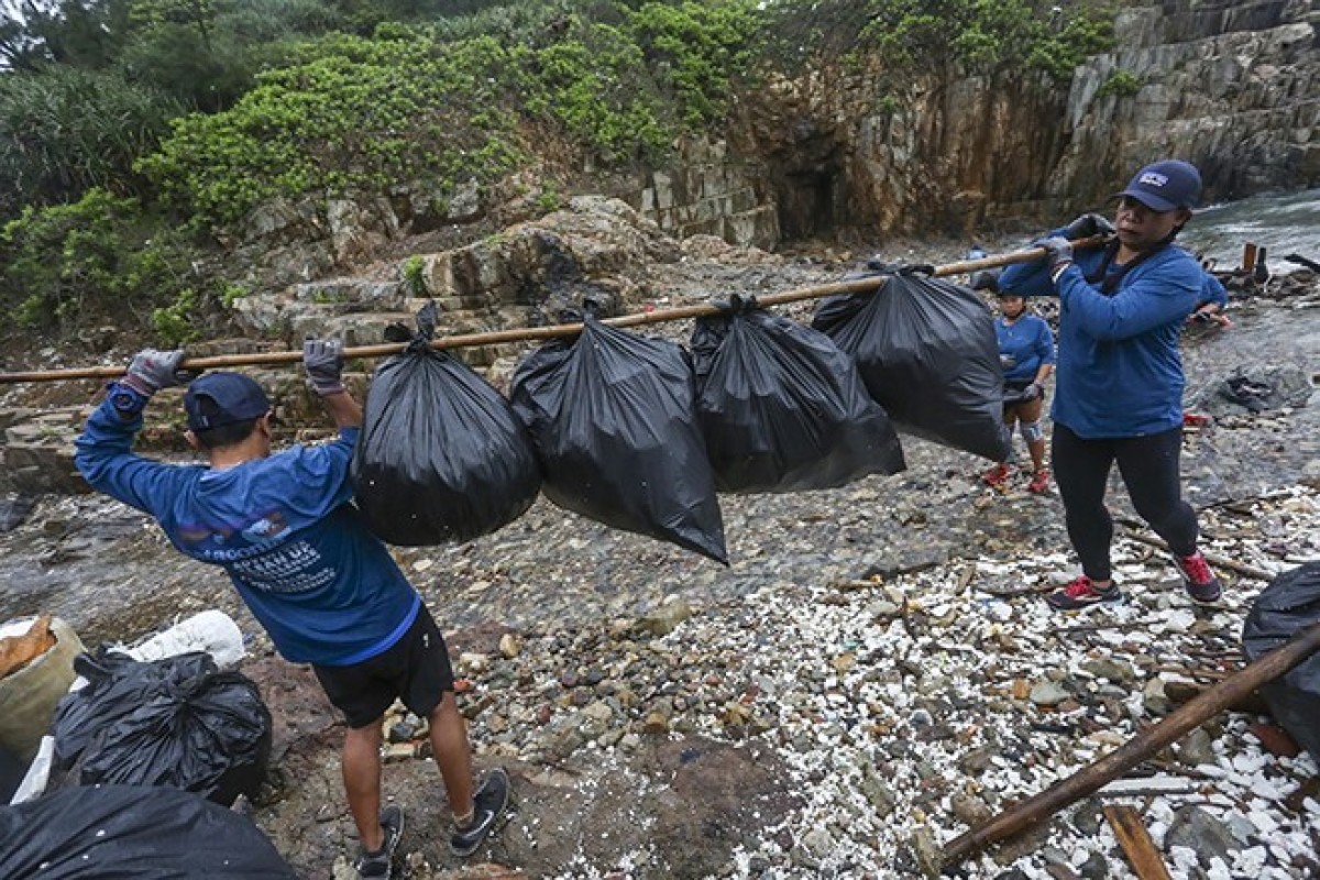 The Filipino Dynamos are one of six teams participating in the month-long Adventure Clean Up Challenge. Photo: SCMP/Jonathan Wong