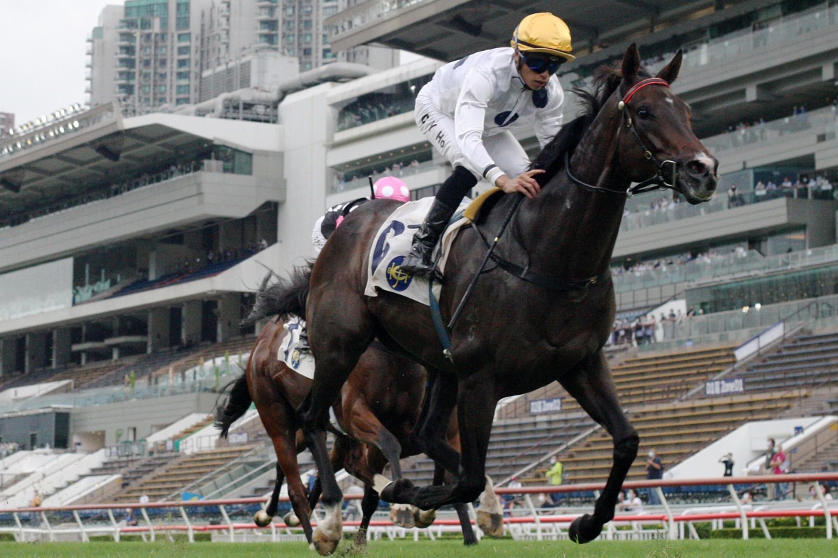 Golden Sixty dashes clear to win at Sha Tin on Sunday. Photos: Kenneth Chan