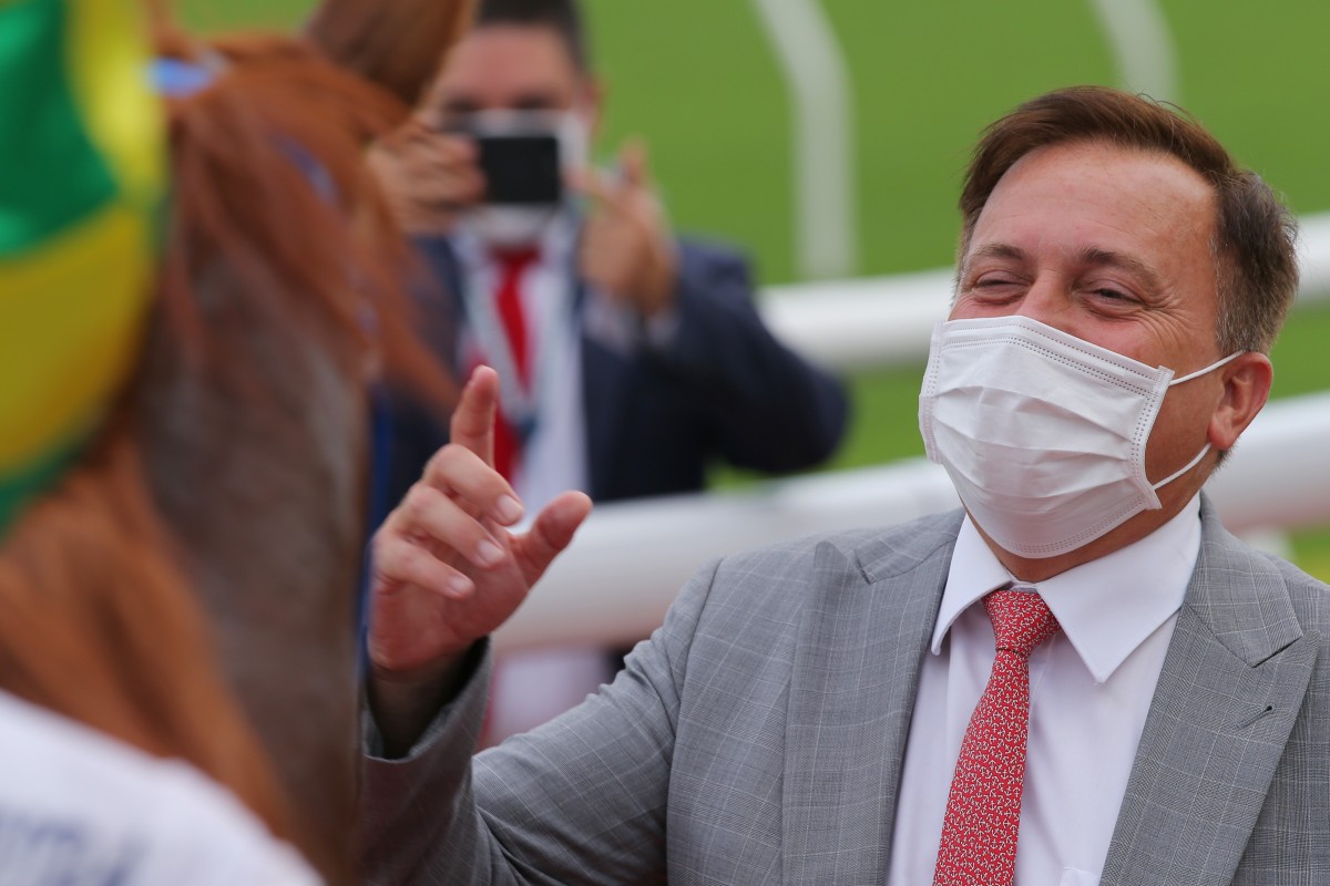 Caspar Fownes celebrates Sky Field’s victory at Sha Tin. Photos: Kenneth Chan