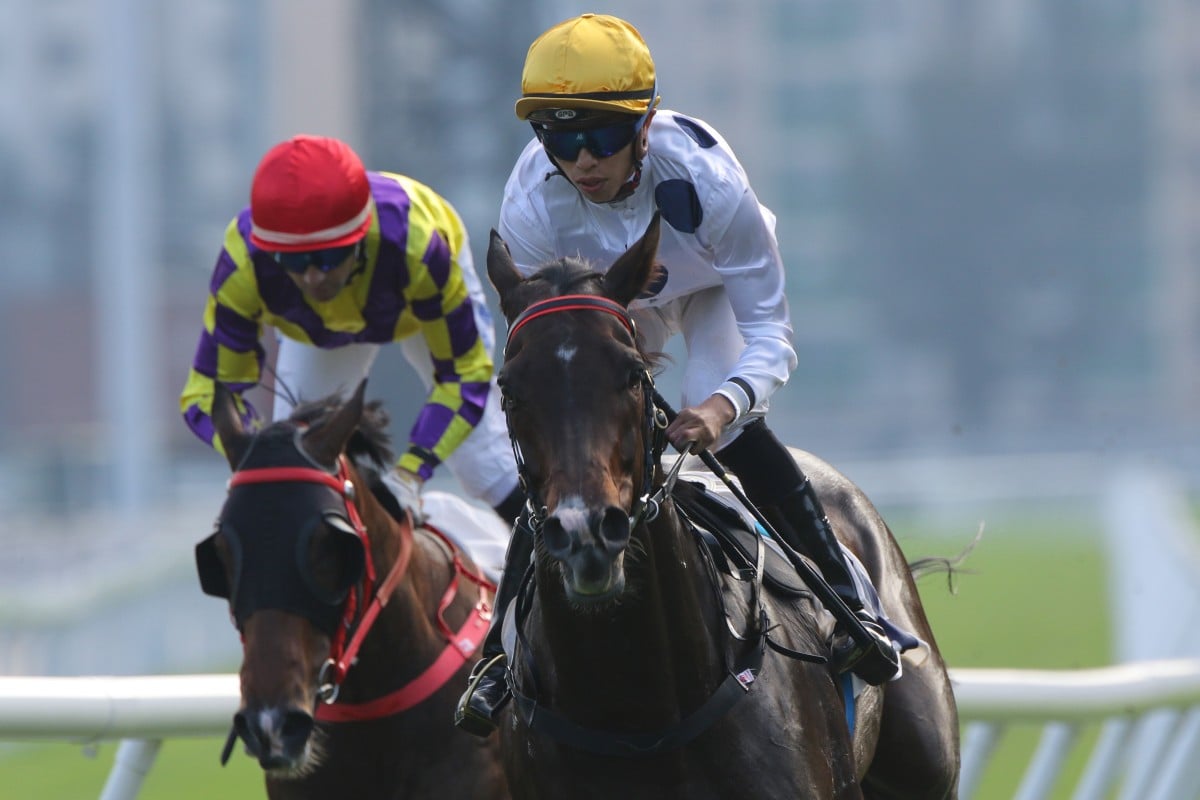Golden Sixty cruises to victory in the Group Two Oriental Watch Sha Tin Trophy. Photo: Kenneth Chan