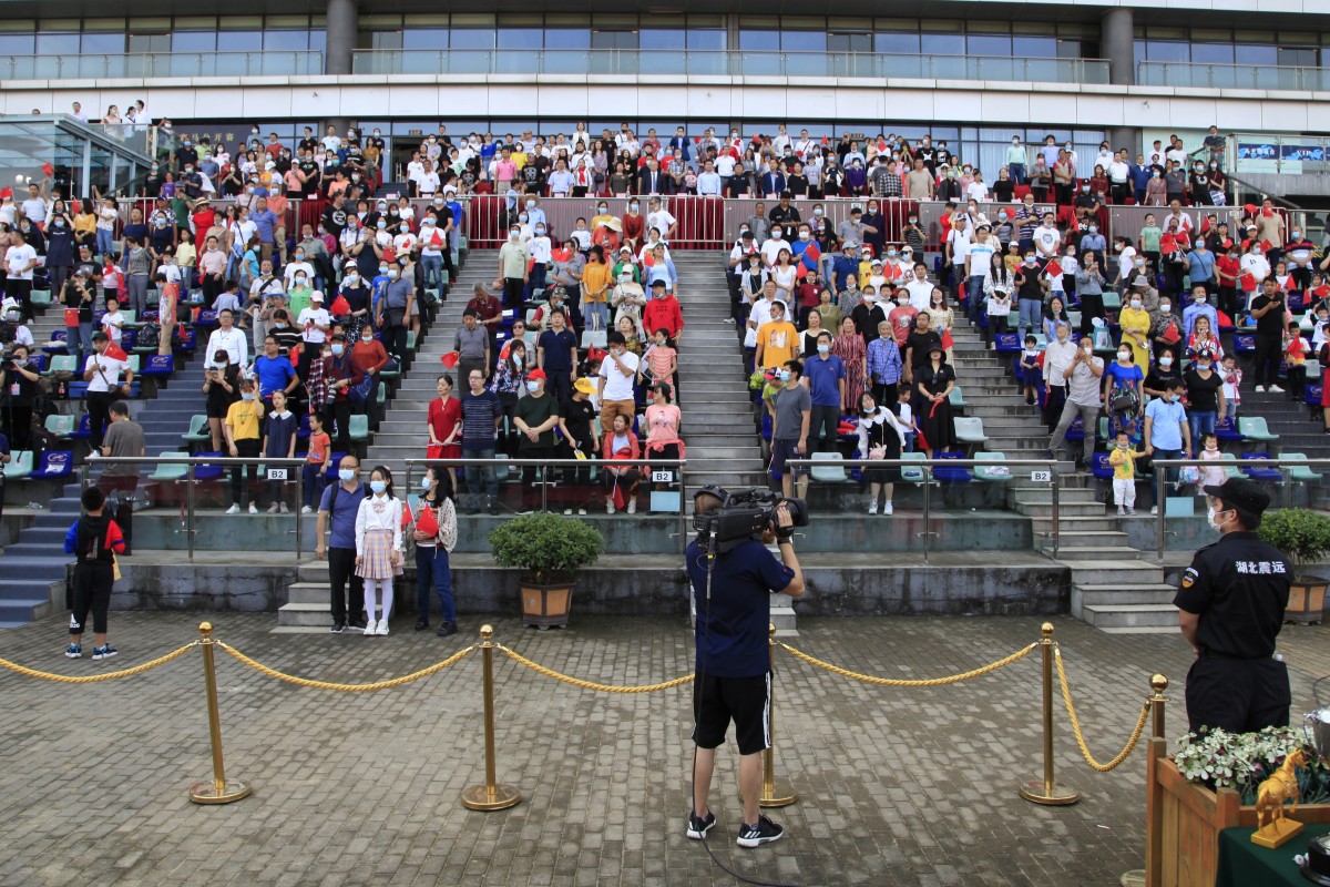 Fans attend the Wuhan Jockey Club’s National Day meeting. Photo: Wuhan Jockey Club