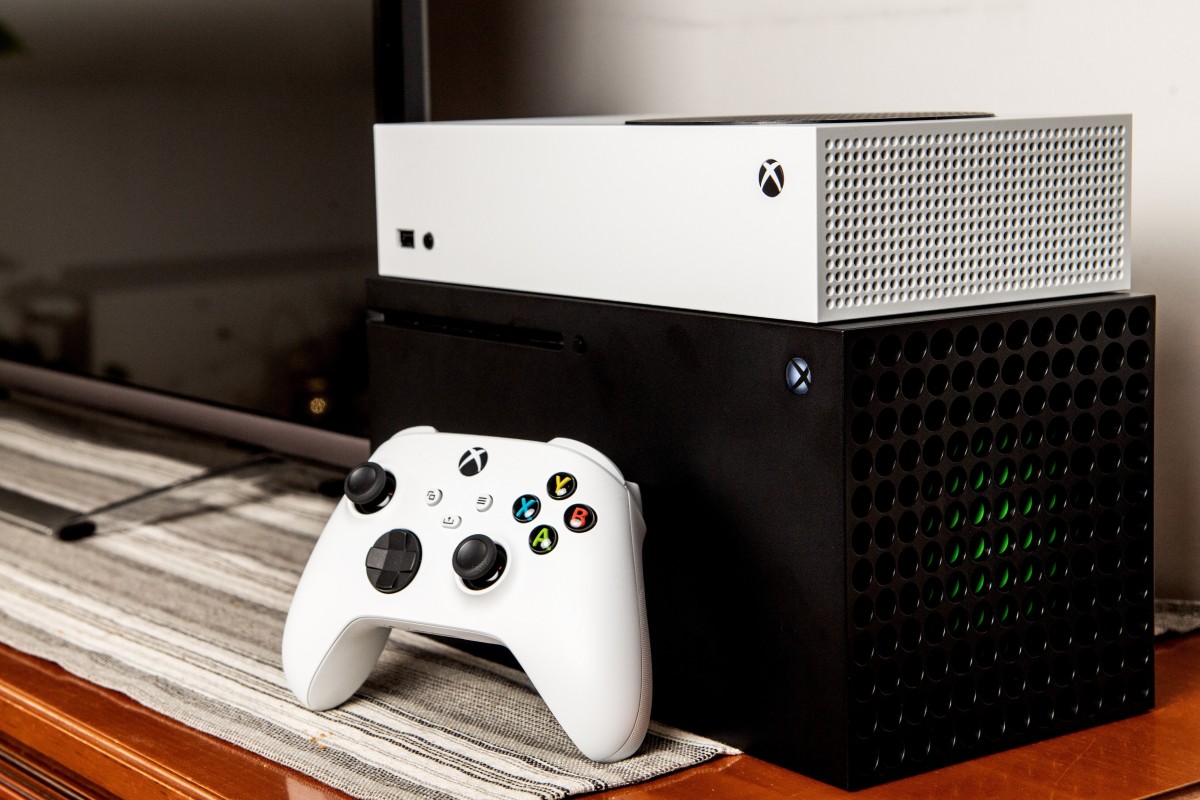 With the Series S (above) below the Series X (below), Microsoft is launching two new Xbox consoles. (Photo: DPA)