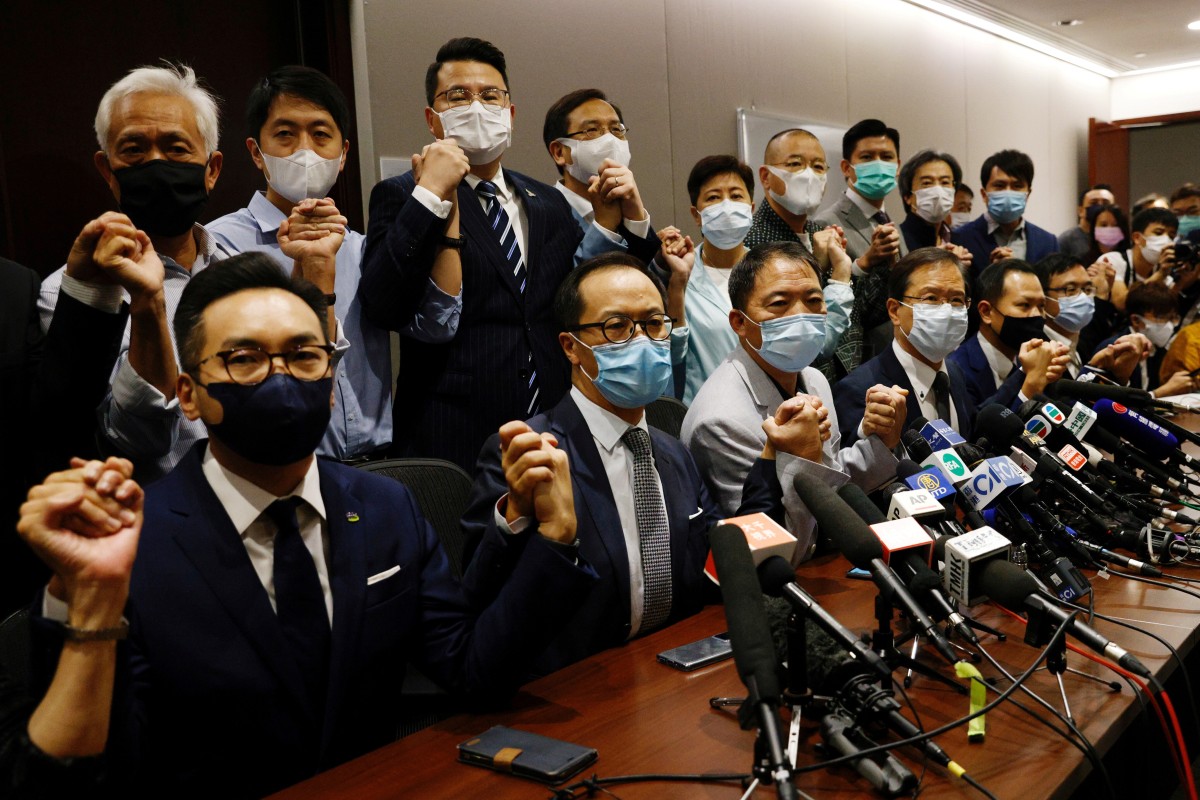Pan-democratic legislators are set to hand in their letters of resignation on Thursday. Photo: Reuters