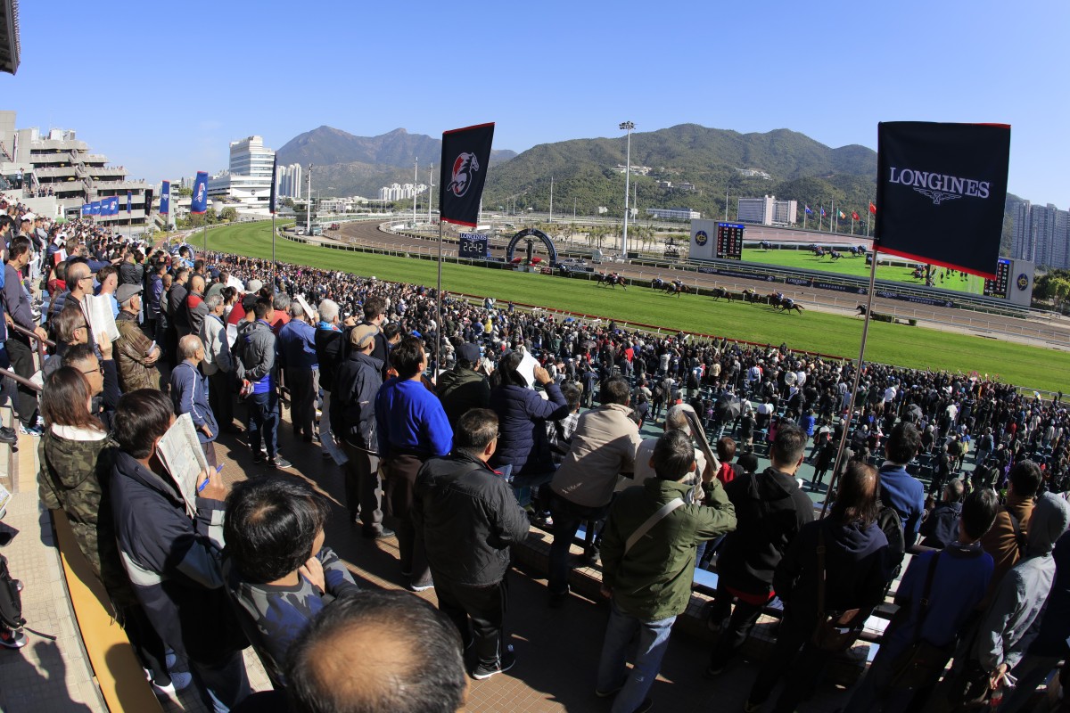 Fans watch the 2019 Hong Kong International Races. Photos: Kenneth Chan