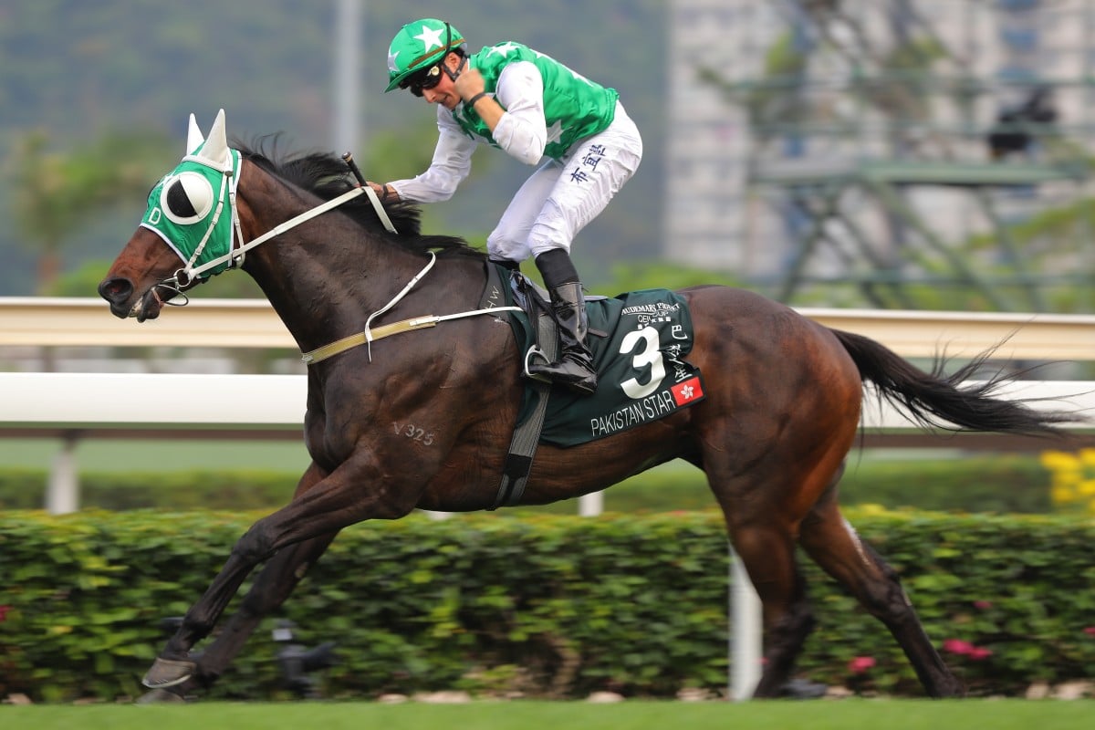 William Buick celebrates Pakistan Star’s win in the 2018 QE II Cup. Photo: Kenneth Chan