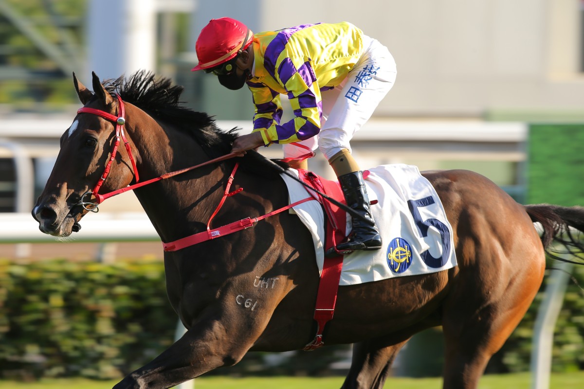 Karis Teetan salutes aboard Champion’s Way. Photos: Kenneth Chan