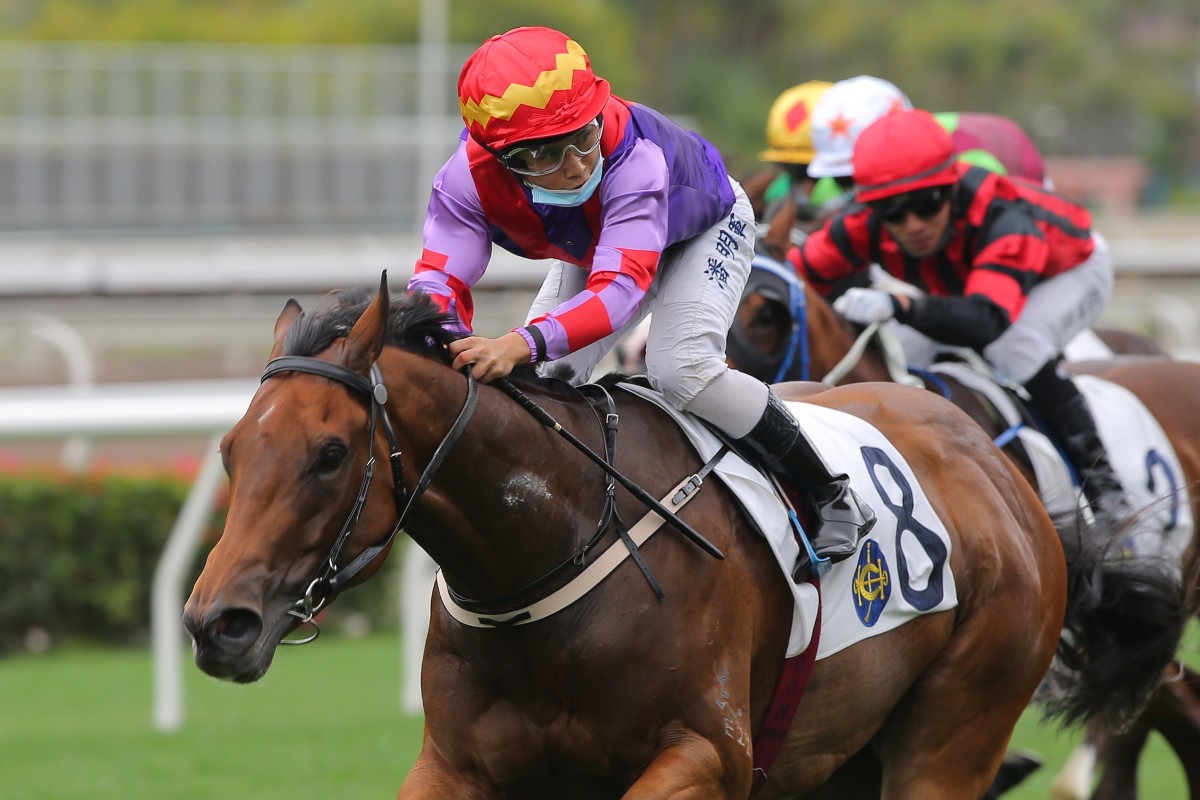 Matthew Poon boots Summit Cheers to victory at Sha Tin on Sunday. Photos: Kenneth Chan