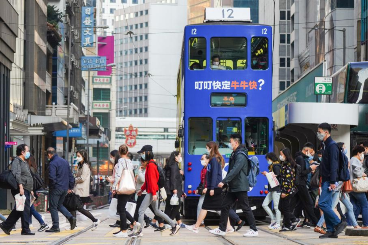 A new survey said almost a quarter of university-educated Hongkongers under the age of 35 planned to leave the city to work. Photo: SCMP/ Sam Tsang