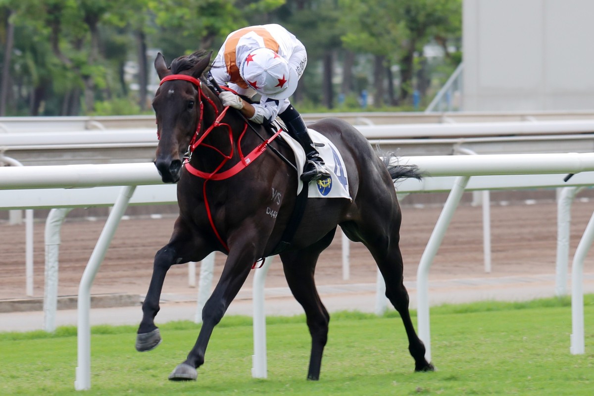 Courier Wonder bolts in on debut under Joao Moreira in October. Photos: Kenneth Chan