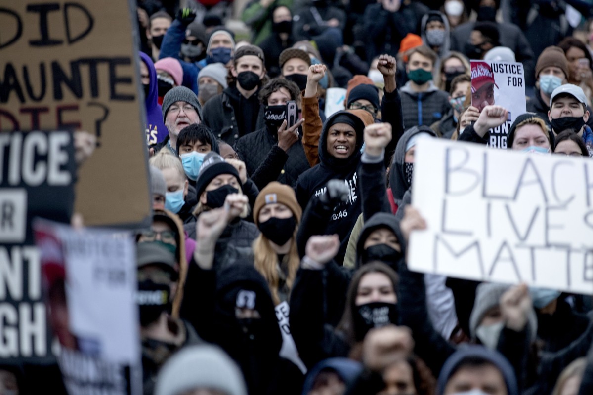 Protests broke out after the death of Daunte Wright in Brooklyn Center, Minnesota, in the US. Photo: TNS