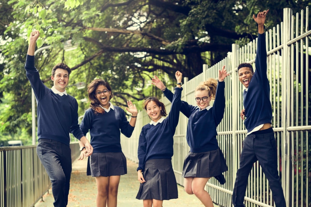 Школа 20 форма. Оригинальные Школьная форма веселье. Jumping in Joy in School uniform. Teacher should Wear uniform. Diamond School why.