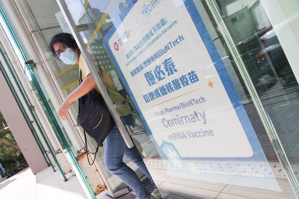 The Hong Kong government's advisory panel unanimously backed lowering the age limit for the BioNTech vaccine. Photo: SCMP/K.Y. Cheng
