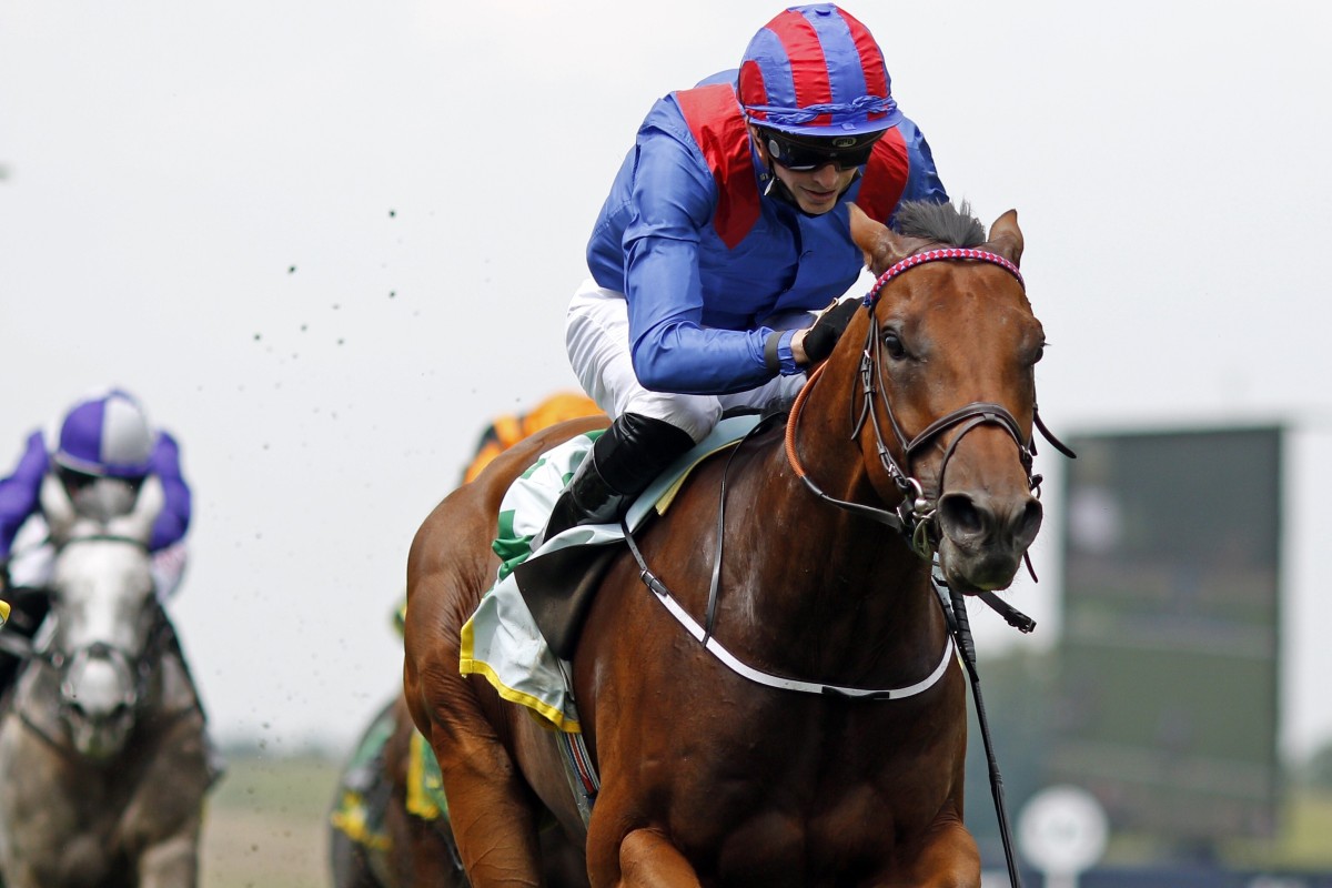 Dubai Honour wins at his home track, Newmarket’s Rowley Mile, in his second start after returning from Laura Collett’s eventing yard. Photo: Racingfotos.com