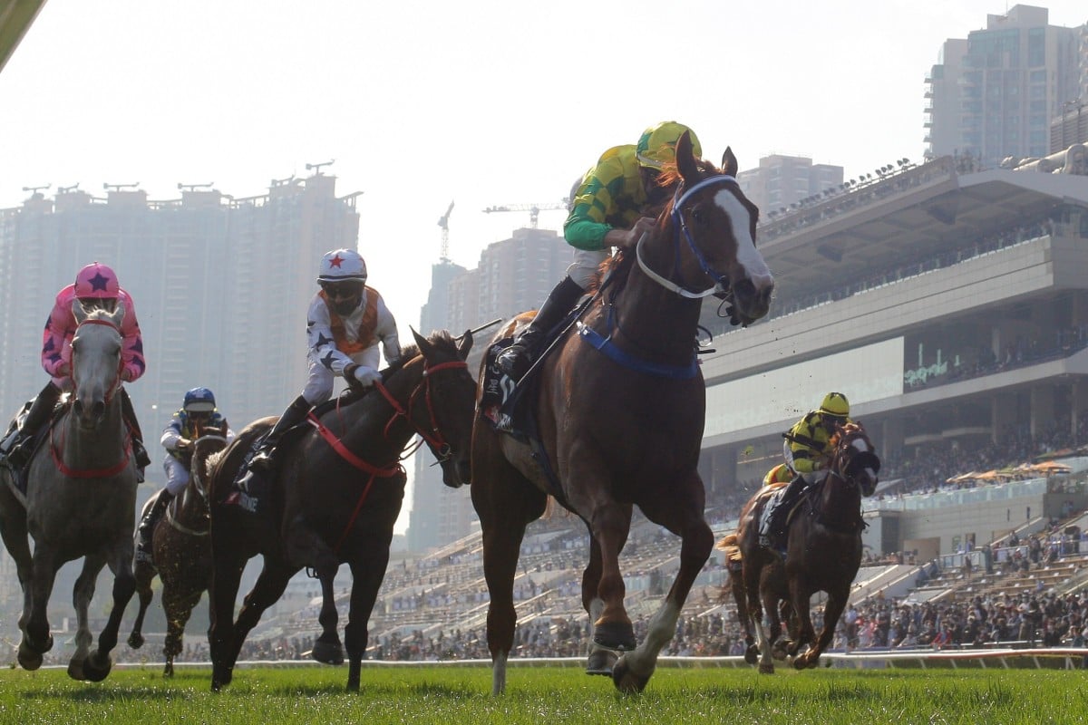 Sky Field wins the Hong Kong Sprint. Photos: Kenneth Chan
