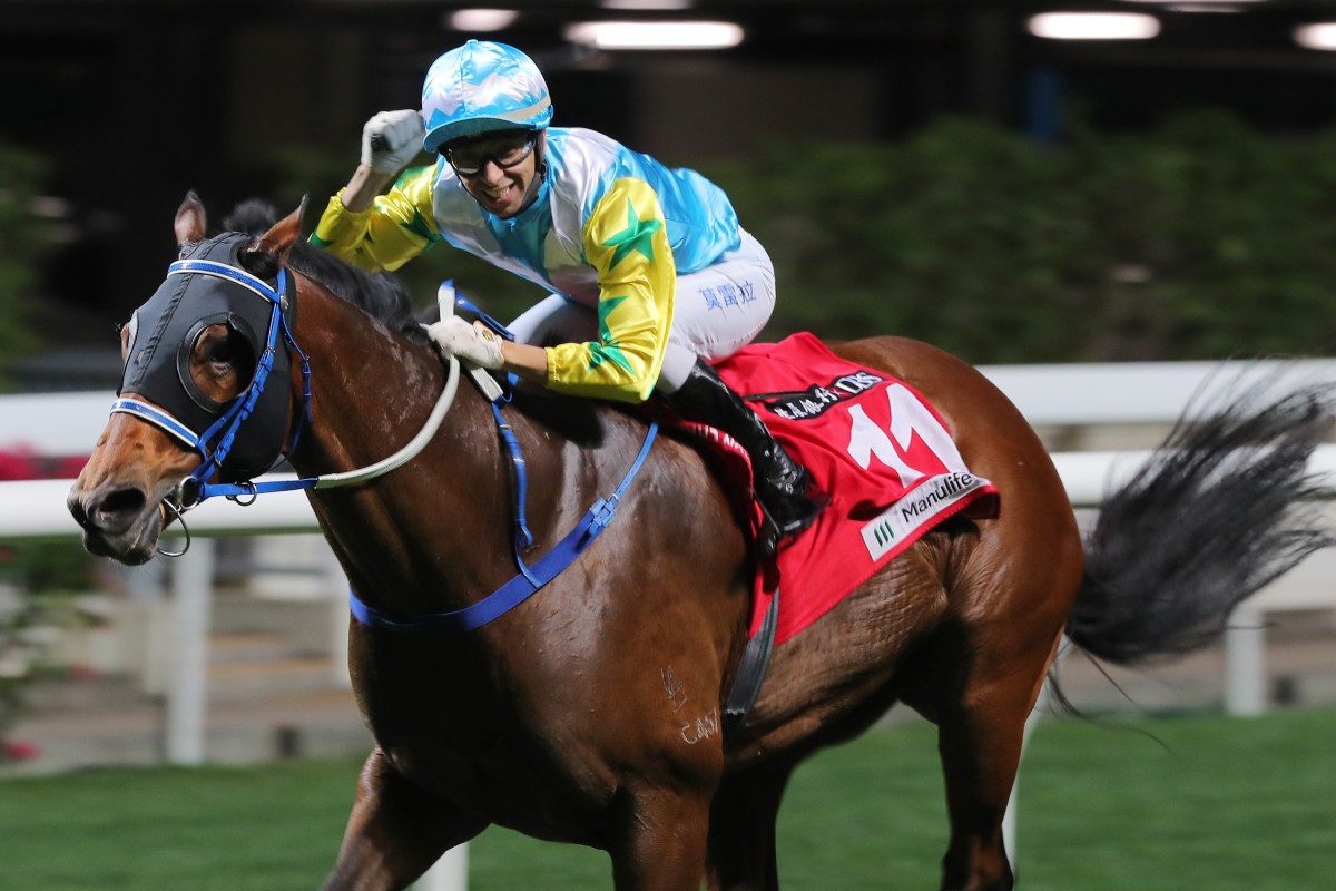 Joao Moreira salutes as Here Comes Ted wins at Happy Valley. Photos: Kenneth Chan