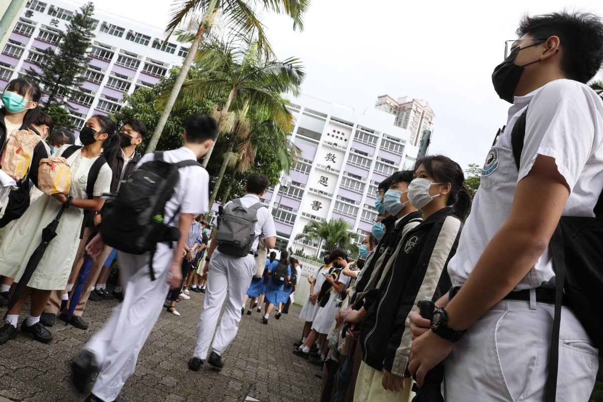 This school year started with mass school boycotts in both secondary and universities across the city.