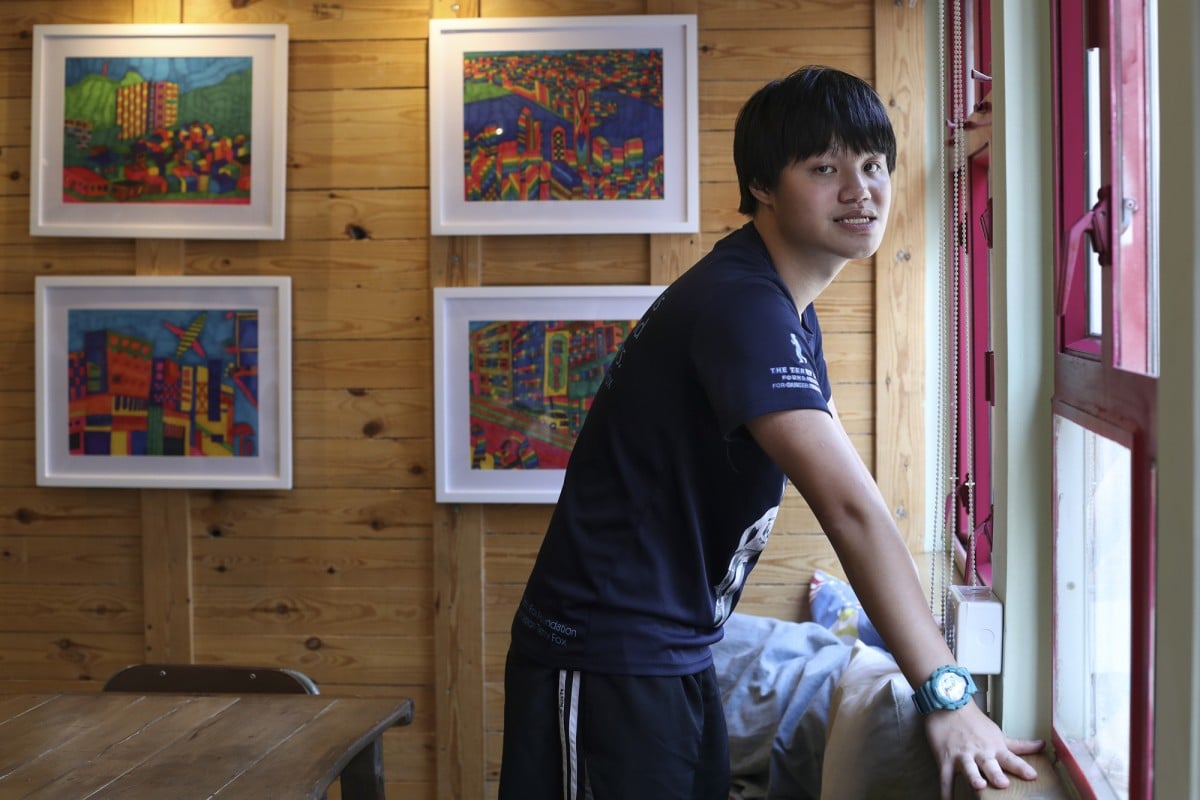 Artist Cheng Hon-shan mainly uses colour marker pens to compose his works.