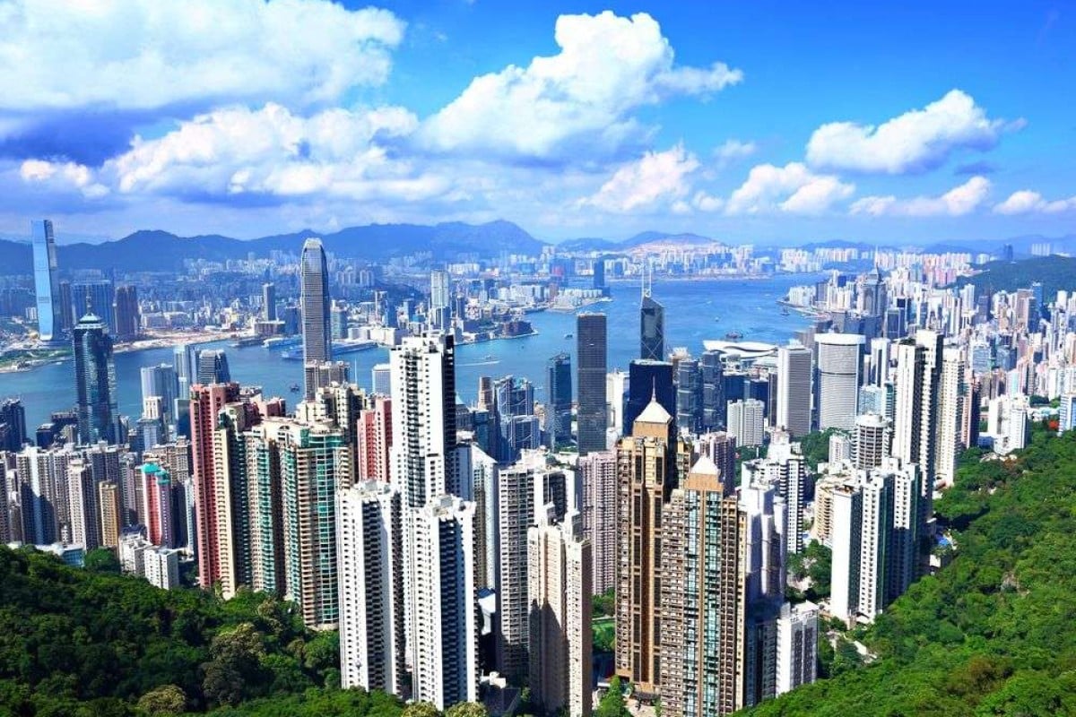 This photo of Hong Kong's skyline illustrates correct white balance, scroll down for the example of wrong white balance.