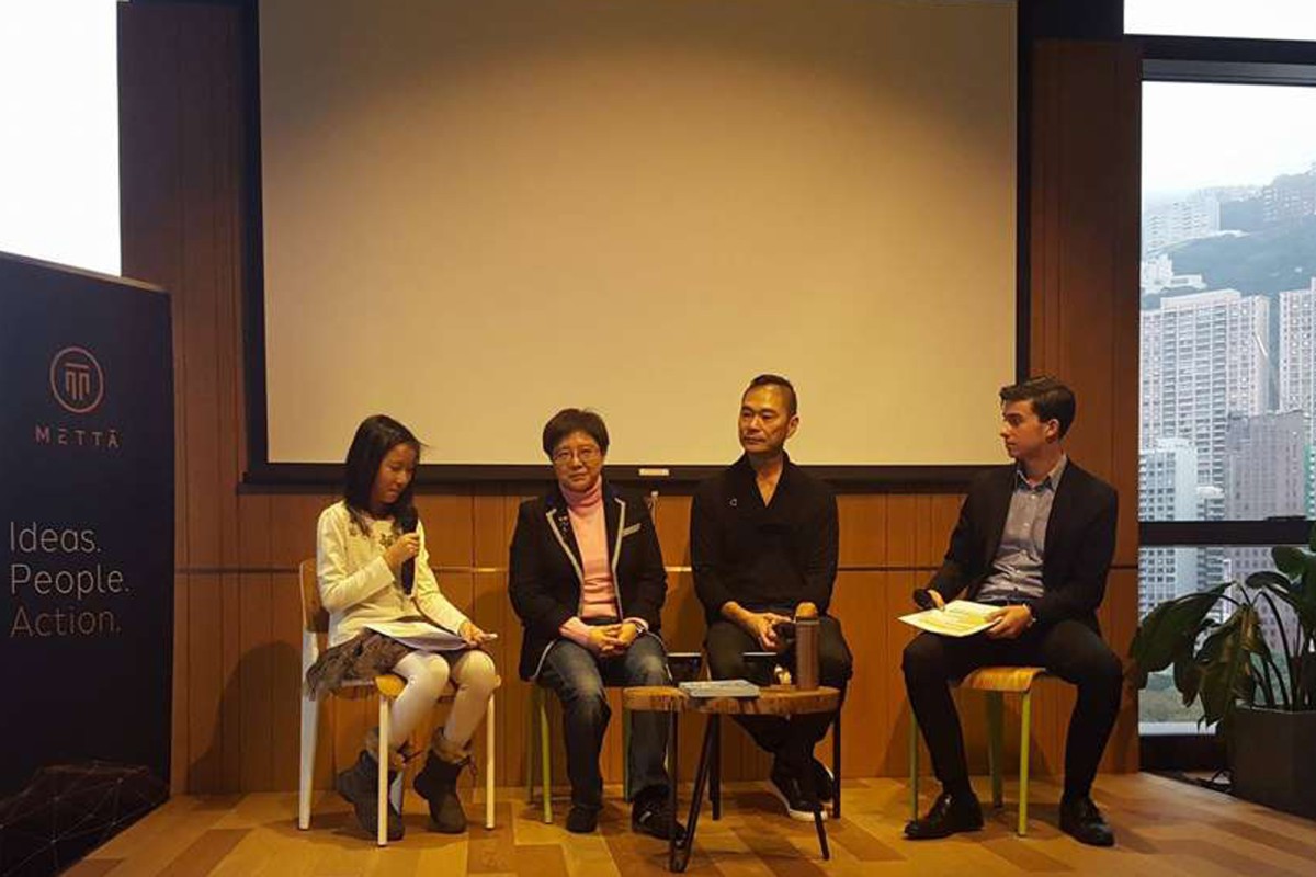 Hillary (left) and Sasha (far right) led the discussion at MinorMynas.