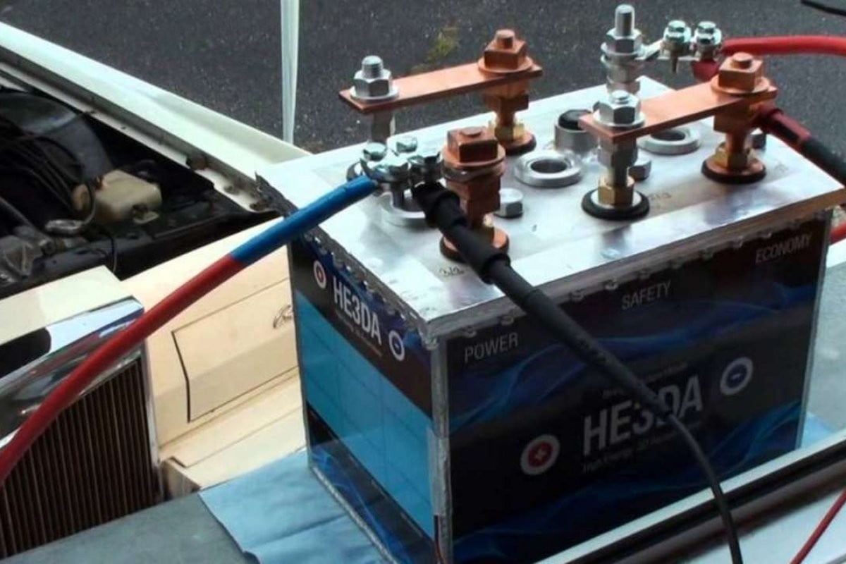 A battery from Prague-based company HE3DA which uses nanotechnology.