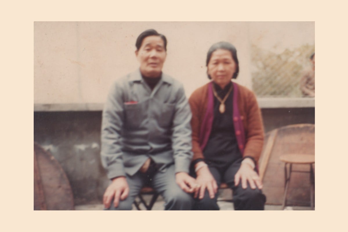 (L-R) Lee Kam-mok and his wife, Ho Yam-kui, whom he married during the occupation.